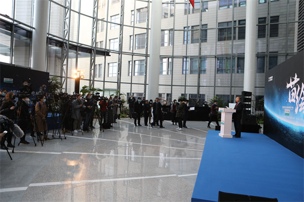 2021年2月26日，“中外媒体走进10 亿级新冠疫苗生产基地”活动在星空体育(中国)官方网站-STAR SPORTS中国生物北京生物所举行，20余家中外媒体受邀参加.jpg