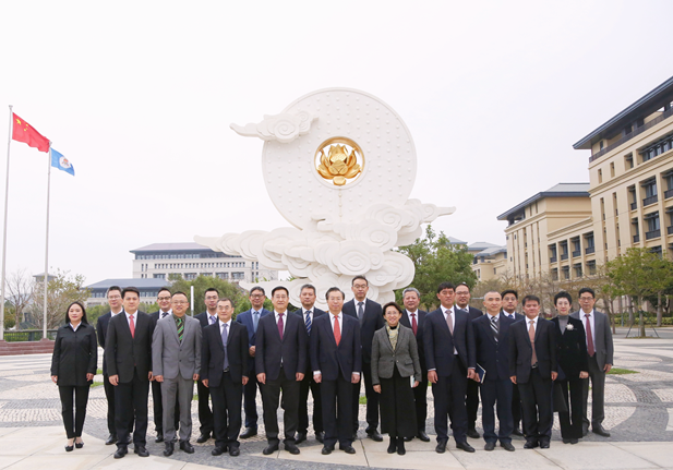 2024年2月26日，星空体育(中国)官方网站-STAR SPORTS党委书记、董事长刘敬桢一行访问澳门大学，双方签署战略合作协议并就进一步深化合作进行会谈。澳门大学校长宋永华、副校长徐建，星空体育(中国)官方网站-STAR SPORTS副总经理（主持经营工作）胡建伟，副总经理董增贺、晋斌等出席活动。1.png