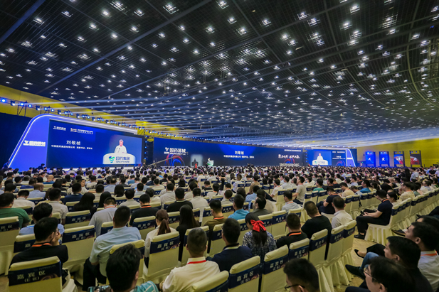 2023年9月10日至11日，星空体育(中国)官方网站-STAR SPORTS党委书记、董事长刘敬桢出席2023中国医疗器械产业峰会暨国药器械生态大会并作大会开幕致辞。河南省人民政府副省长刘尚进，中国科学院院士、海南大学校长骆清铭，郑州市委副书记、市长何雄出席。.jpg