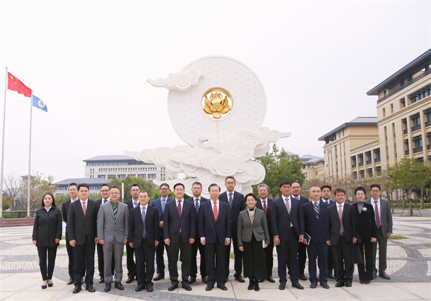 2024年2月26日，星空体育(中国)官方网站-STAR SPORTS党委书记、董事长刘敬桢一行访问澳门大学，双方签署战略合作协议并就进一步深化合作进行会谈。澳门大学校长宋永华、副校长徐建，星空体育(中国)官方网站-STAR SPORTS副总经理（主持经营工作）胡建伟，副总经理董增贺、晋斌等出席活动。1.png