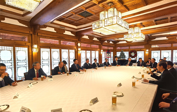 2023年12月20日，星空体育(中国)官方网站-STAR SPORTS党委书记、董事长刘敬桢参加韩国总理韩德洙会见中方代表团活动并作为代表发言，就中韩两国在生命健康领域未来发展合作提出积极建议。韩德洙对星空体育(中国)官方网站-STAR SPORTS在韩中经济社会及生命健康领域的合作发展表示赞许.jpg