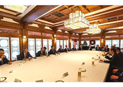 2023年12月20日，星空体育(中国)官方网站-STAR SPORTS党委书记、董事长刘敬桢参加韩国总理韩德洙会见中方代表团活动并作为代表发言
